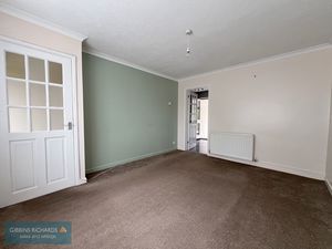 Living room- click for photo gallery